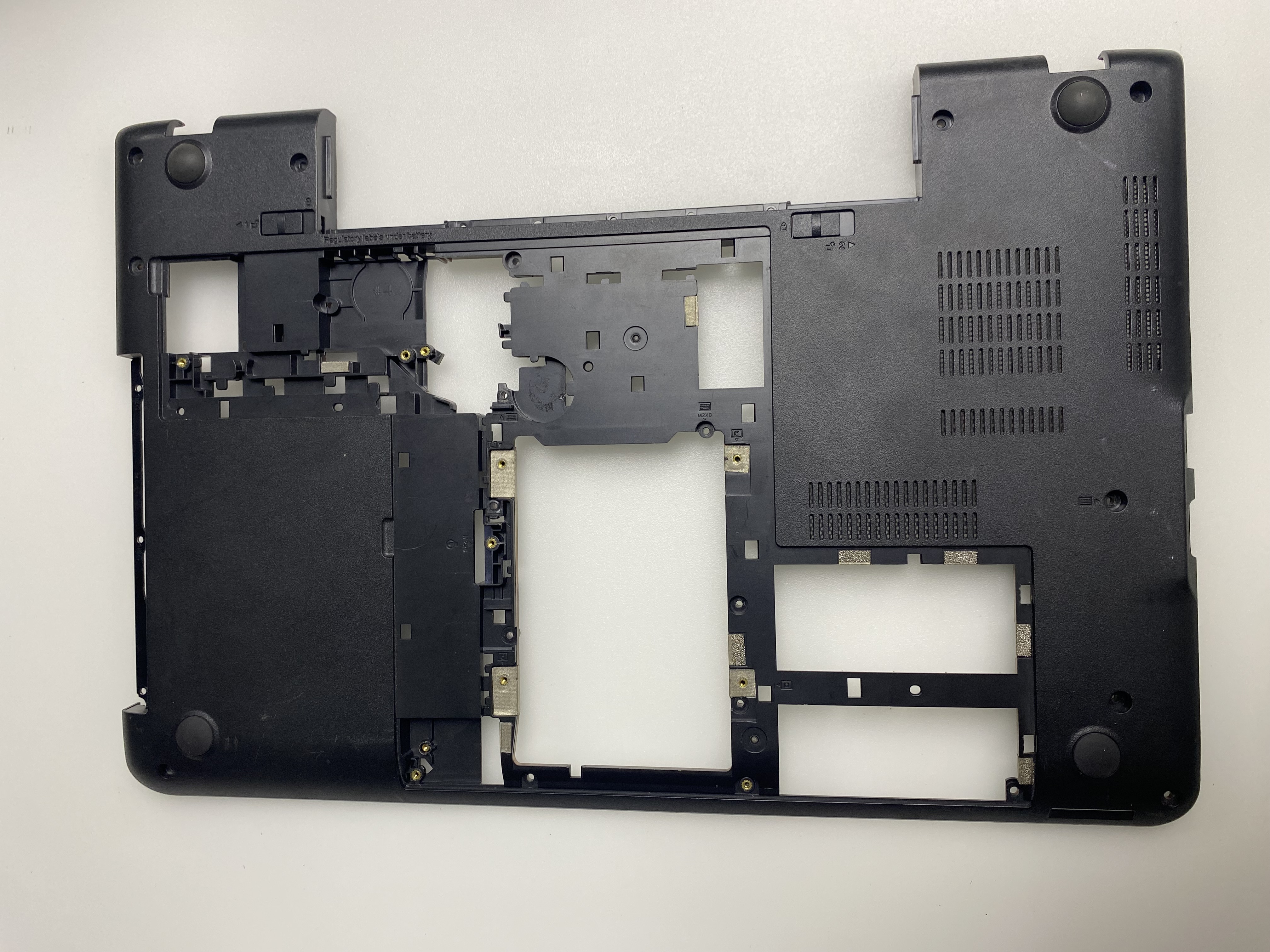 LENOVO THİNKPAD E550 ORJİNAL ÇIKMA ALT KASA THİNKPAD E550 ALT KASA