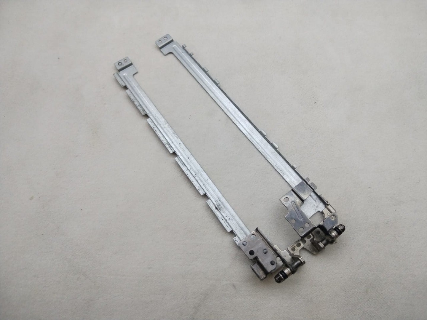 LENOVO THİNKPAD E550 MENTEŞE TAKIMI SAĞ SOL SET E550 MENTEŞE