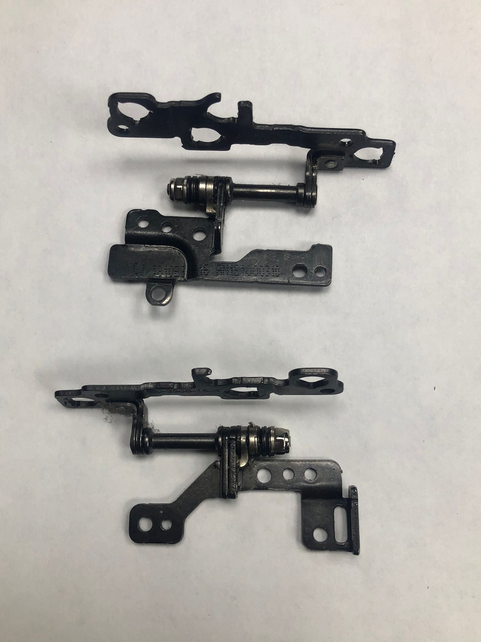 LENOVO İDEAPAD 330S-15ARR ORJİNAL MENTEŞE TAKIMI İDEAPAD 330S-15ARR MENTEŞE SAĞ SOL SET