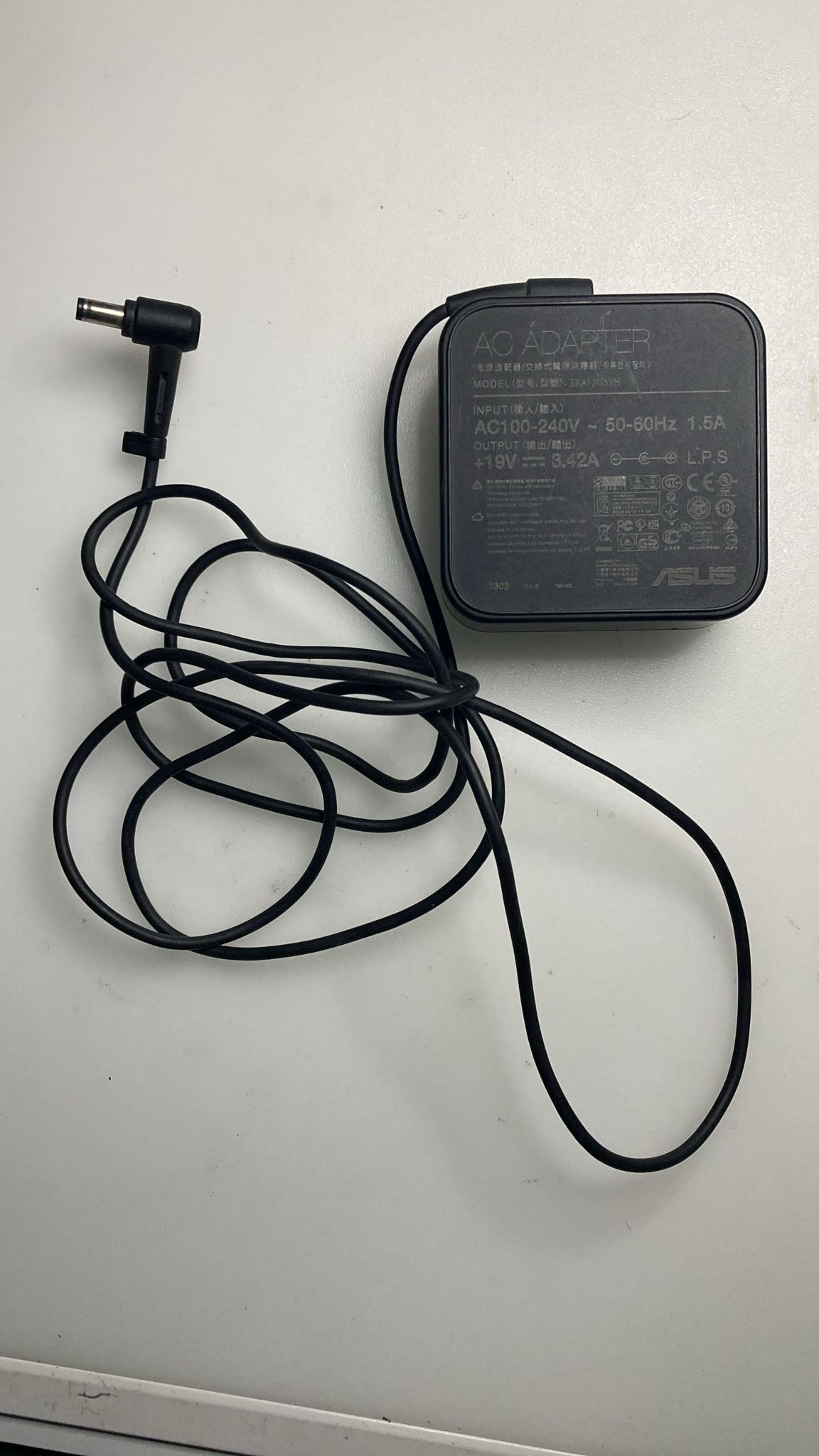 ASUS AC ADAPTER EXA1203YH +19V - 3.42A