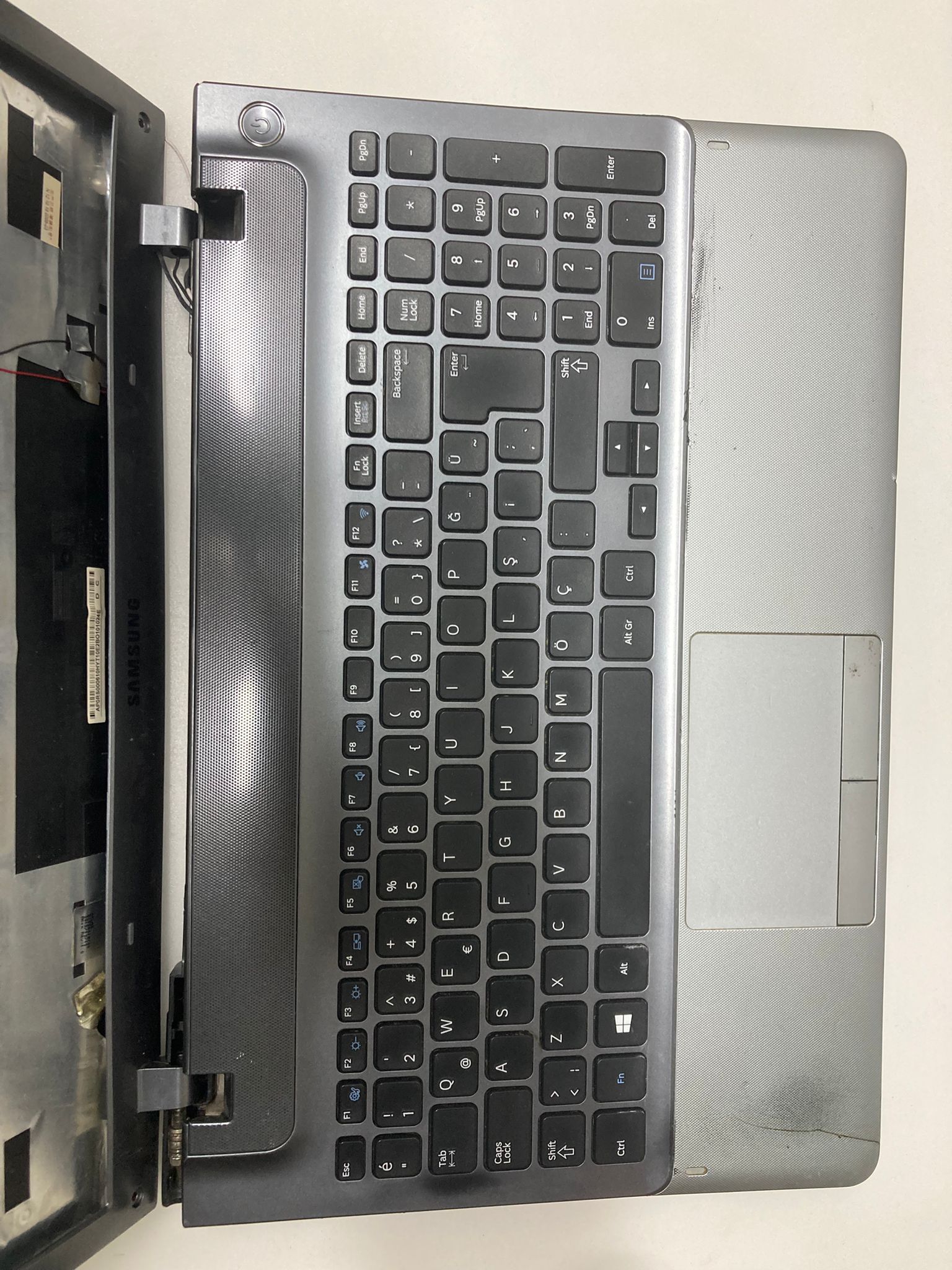 ORJİNAL SAMSUNG NP355V5C ÜST KASA